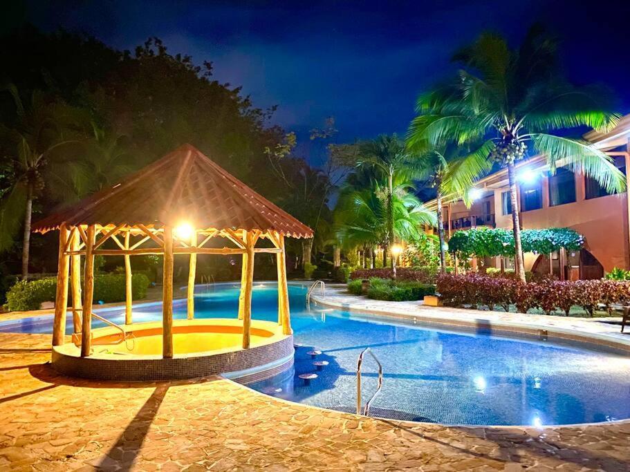 Lovely 2-bdroom In Laguna Eco Village Apartment *