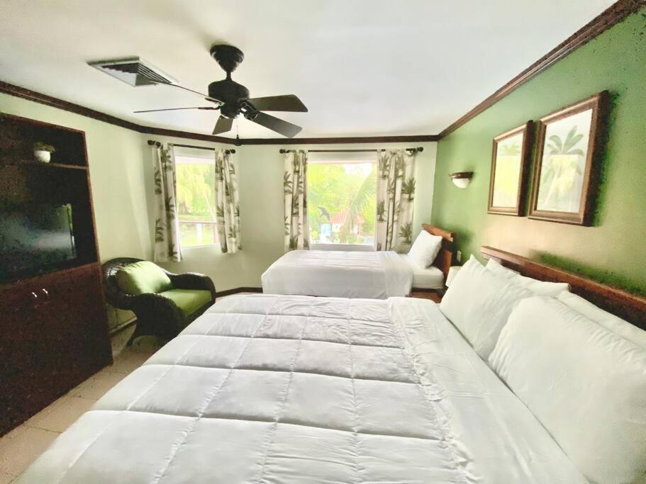 Lovely 2-bdroom In Laguna Eco Village Apartment *